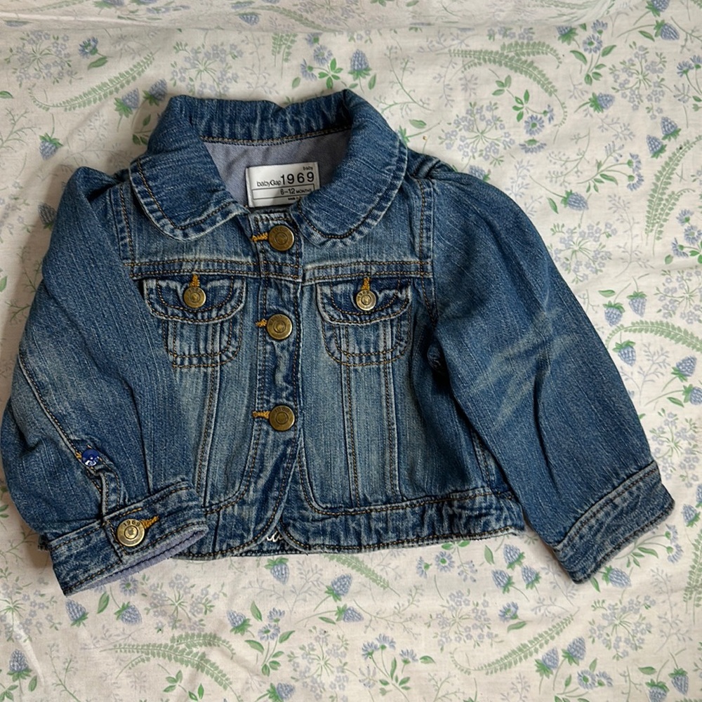 BabyGap Jean jacket size 6-12 months